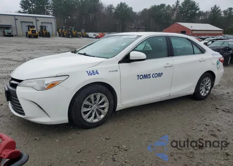 2017 Toyota Camry Hybrid z USA, uszkodzony, nr VIN 4T1BD1FK1HU220369
